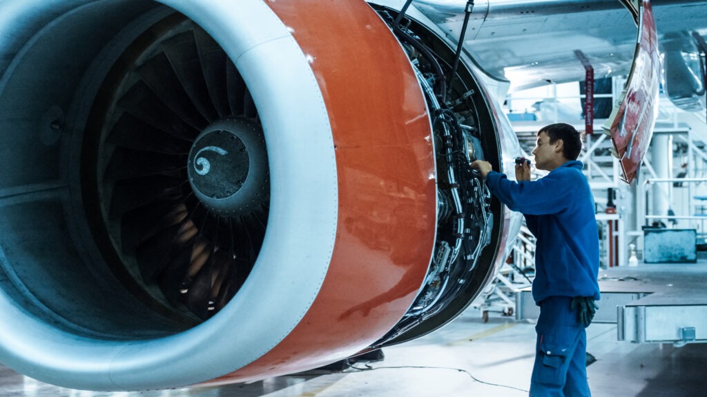 Flugzeugwartungselektroniker