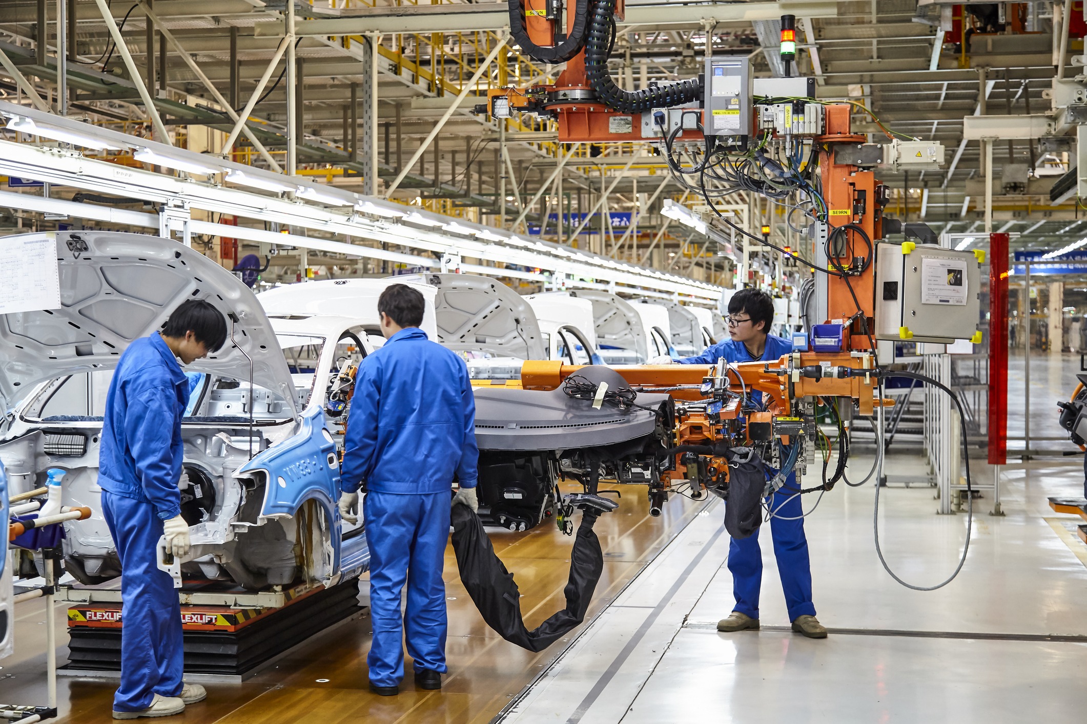 produktionsmitarbeiter automobilindustrie