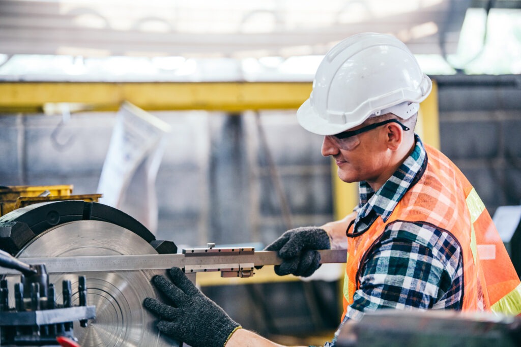 produktionsmitarbeiter metallarbeiter