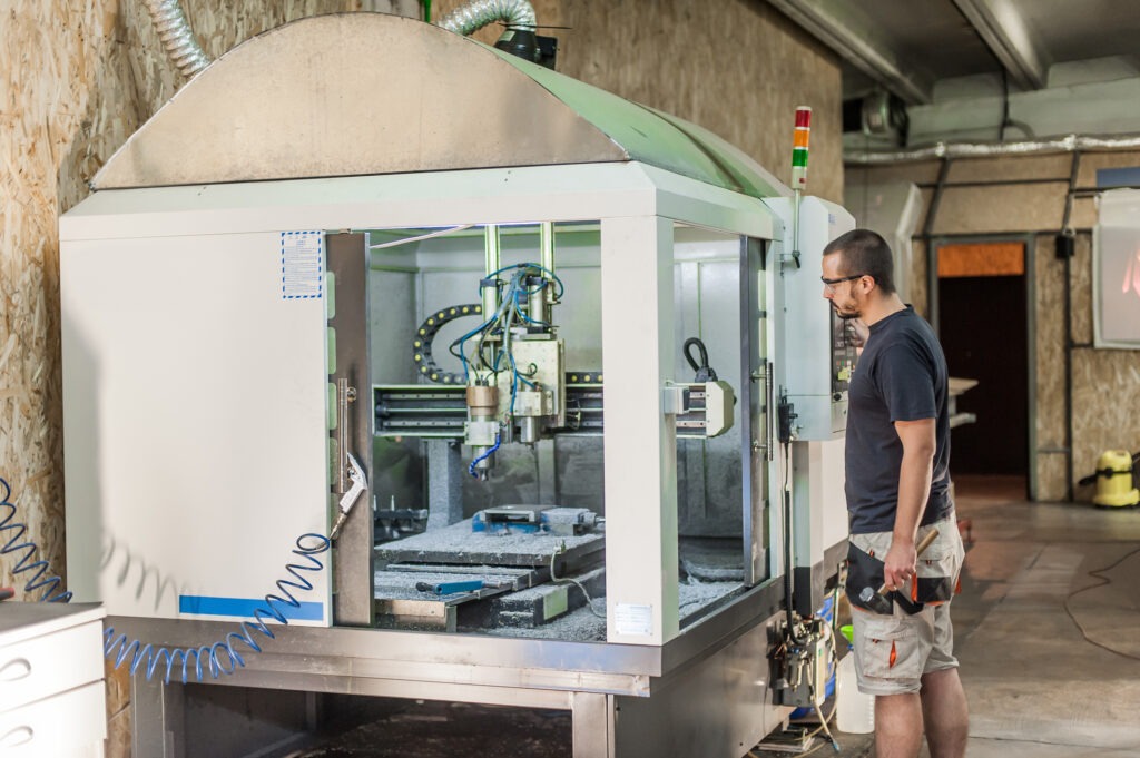 produktionsmitarbeiter cnc fräser