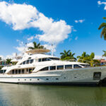 Yacht Support Schiffe