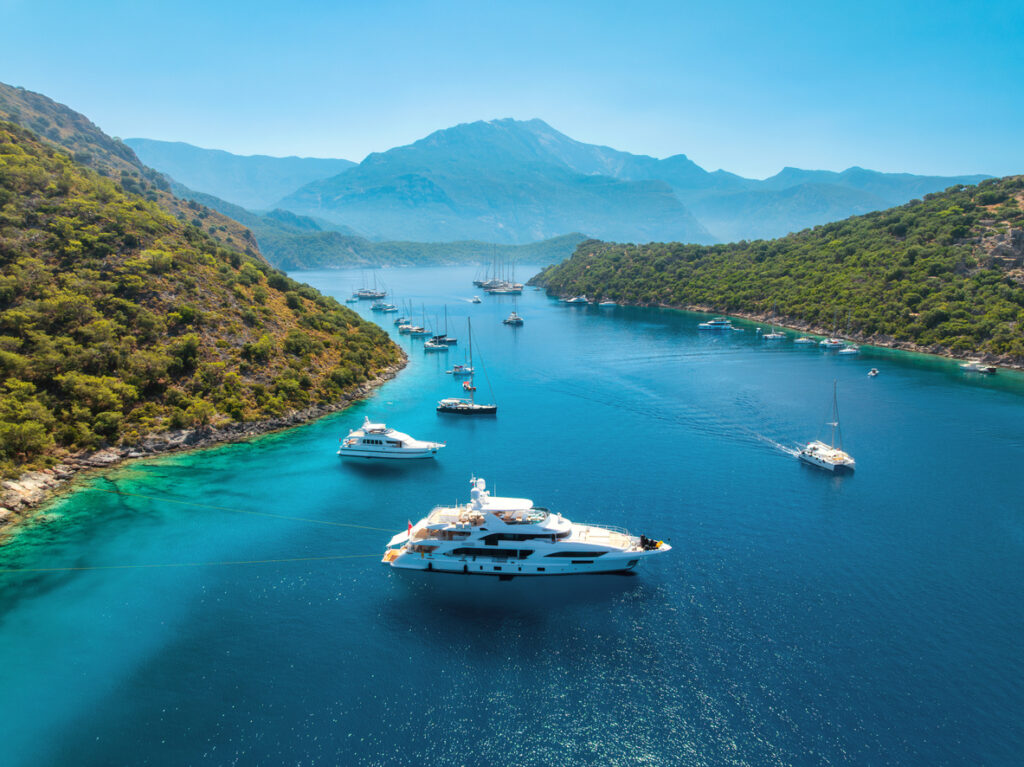 Sailing yachts