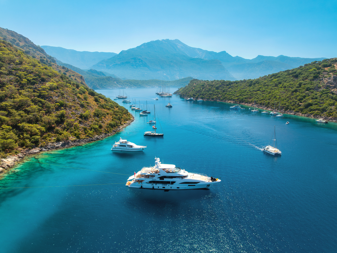 Sailing yachts